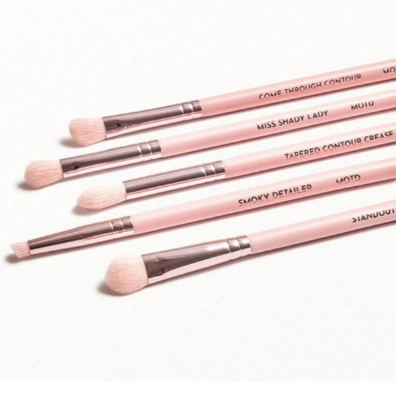 MOTD 5 PINK BRUSH SET A Blush Blending Eye Set - Picture 1 of 4